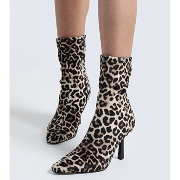 Steve Madden Shoes - NEW Steve Madden Vakay Sock Booties In Leopard